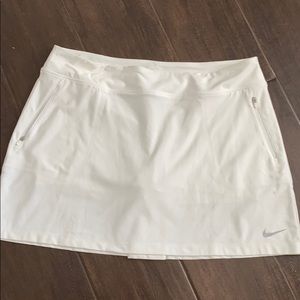 Women’s Nike Golf Dri-fit skirt